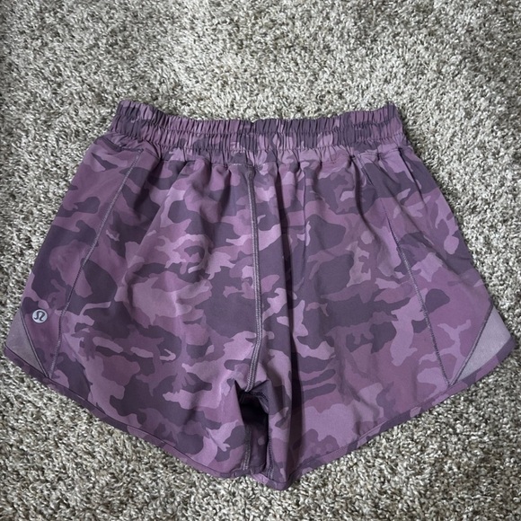 Lululemon Hotty Hot Short II *Long 4" Incognito Camo Pink Taupe Multi / Pink Tau - Picture 2 of 3